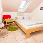 Moderne In Der - 3 Schlafzimmer & 1,5 Baeder *