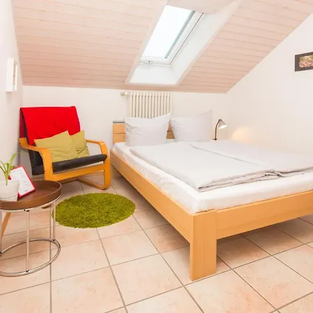 Moderne In Der - 3 Schlafzimmer & 1,5 Baeder *