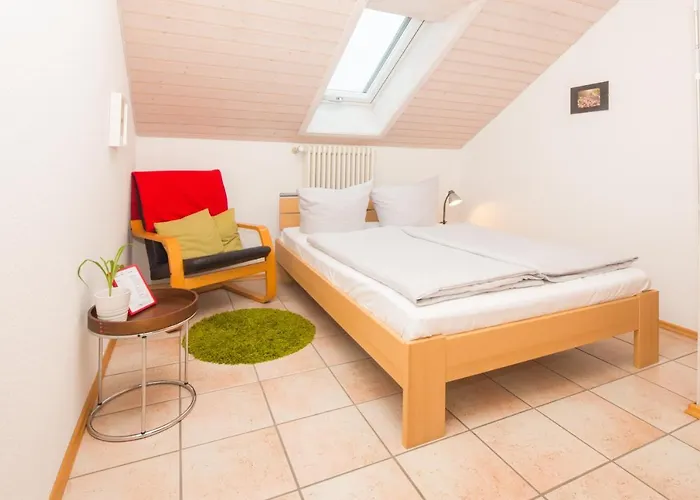 Moderne In Der - 3 Schlafzimmer & 1,5 Baeder *