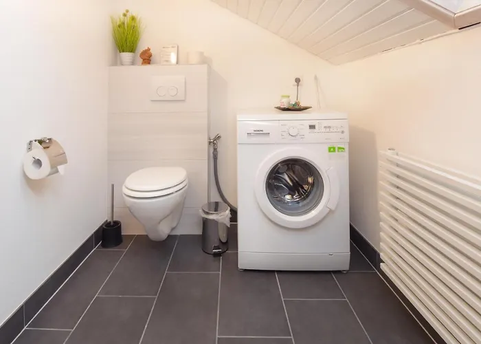 Δωμάτια σε οικογενειακή κατοικία Moderne In Der - 3 Schlafzimmer & 1,5 Baeder *